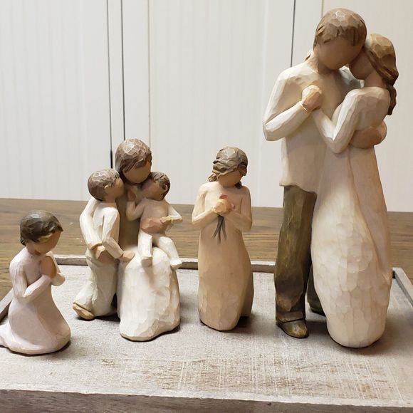 Willow Tree Promise, Quietly,Angel of Prayer, Surrounded by Love - 4 Figurines